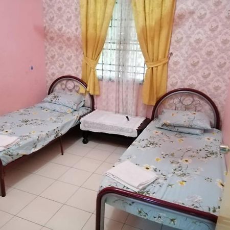 Kampong Batu Lapan  Homestay Perpaduan, Taman Bercham Raya Ulu Kinta Ipoh Perak מראה חיצוני תמונה