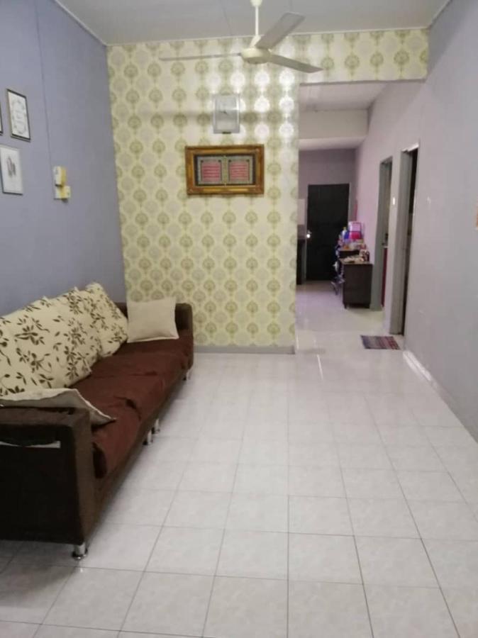 Kampong Batu Lapan  Homestay Perpaduan, Taman Bercham Raya Ulu Kinta Ipoh Perak מראה חיצוני תמונה