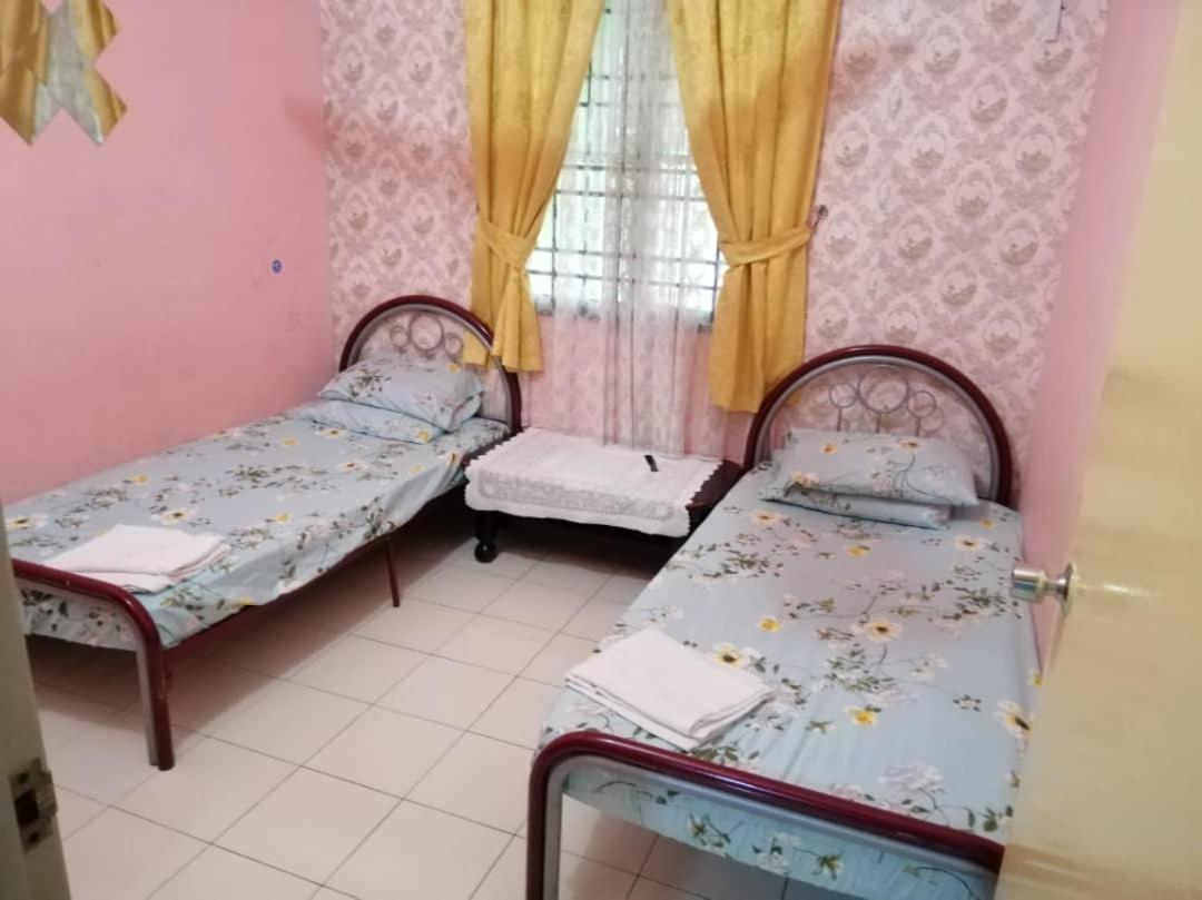 Kampong Batu Lapan  Homestay Perpaduan, Taman Bercham Raya Ulu Kinta Ipoh Perak מראה חיצוני תמונה
